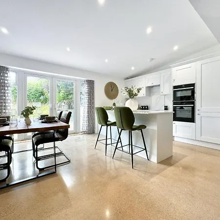 Fairfield House Tatil Evi